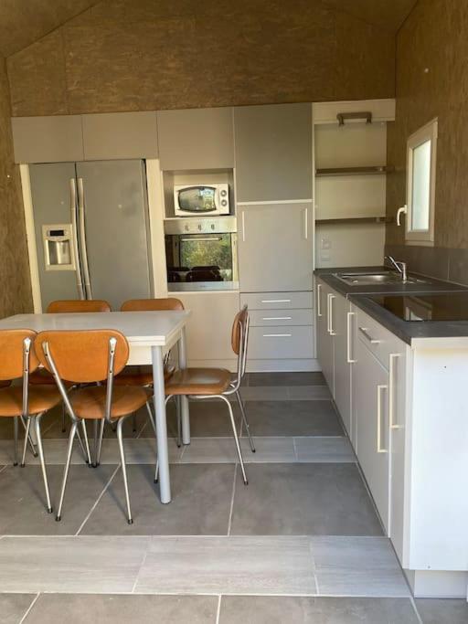 Dans Une Maison Familiale Avec Jardin A 800M De La Plage Bréville-sur-Mer 외부 사진